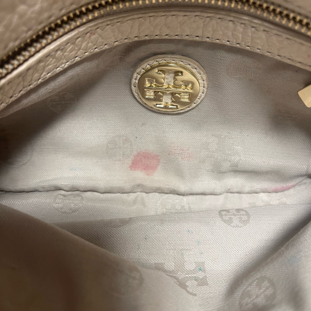Tory Burch Logo Clutch - Picture 8 of 8